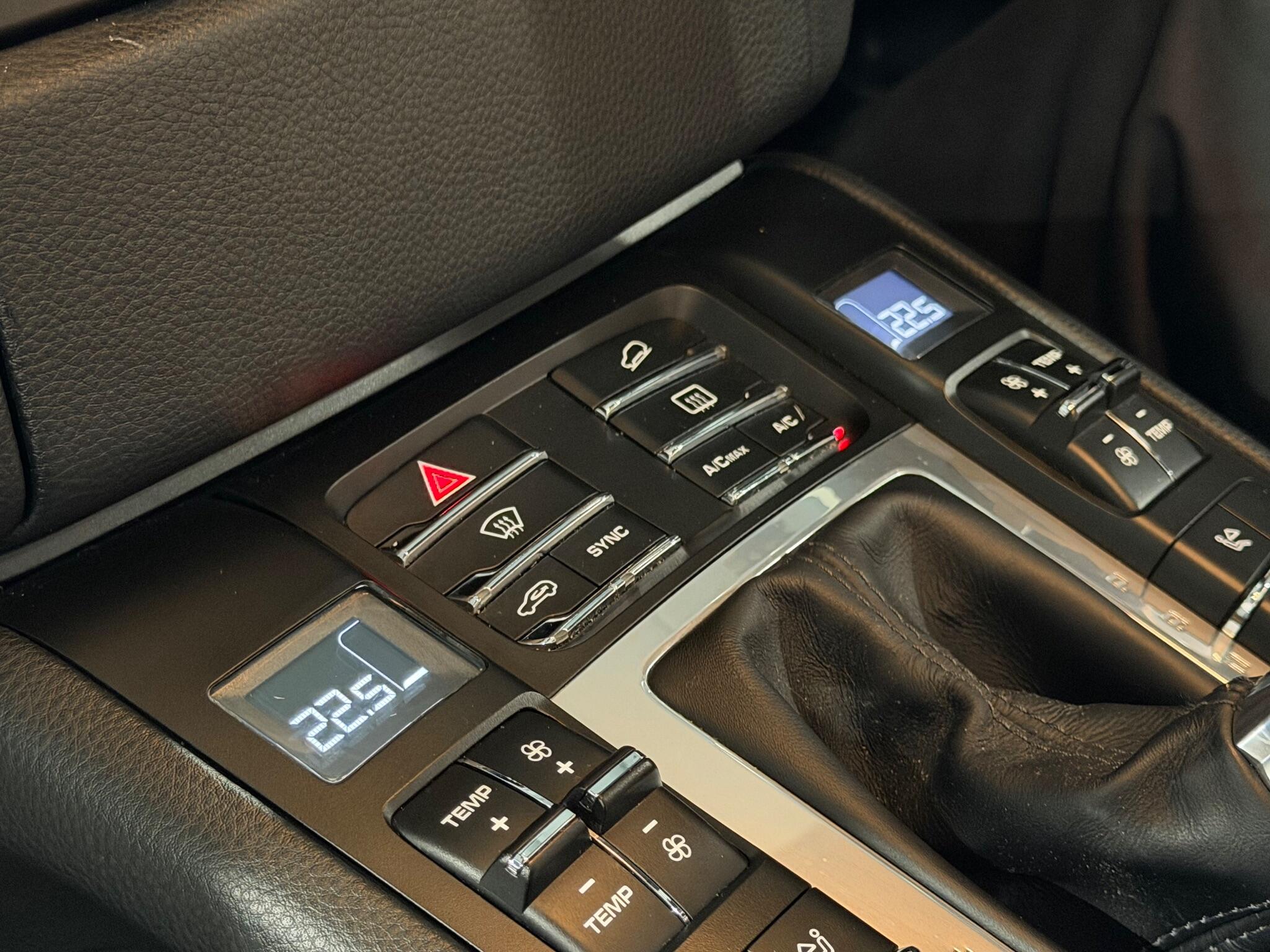 Porsche Macan 2.0T SUV 5dr Petrol PDK 4WD Euro 6 (s/s) (252 ps)